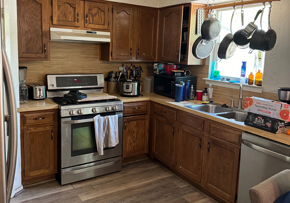 Burly oak Kitchen Before
