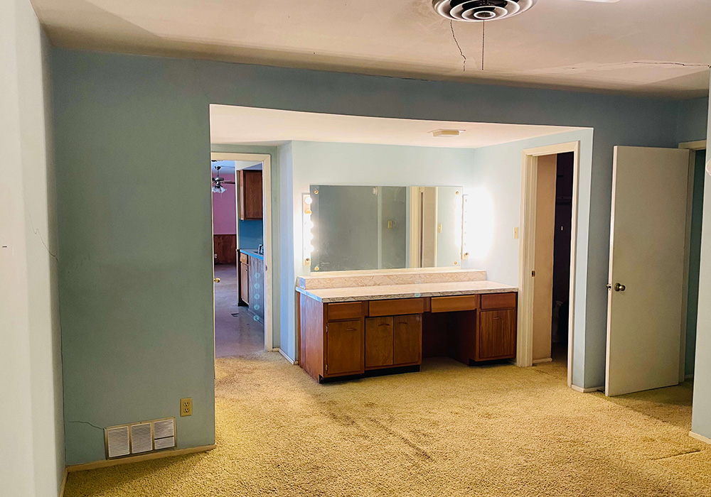 Cedarlawn Bathroom Before