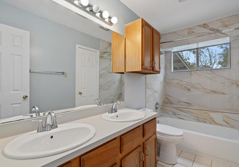 Gettysburg Bathroom Before